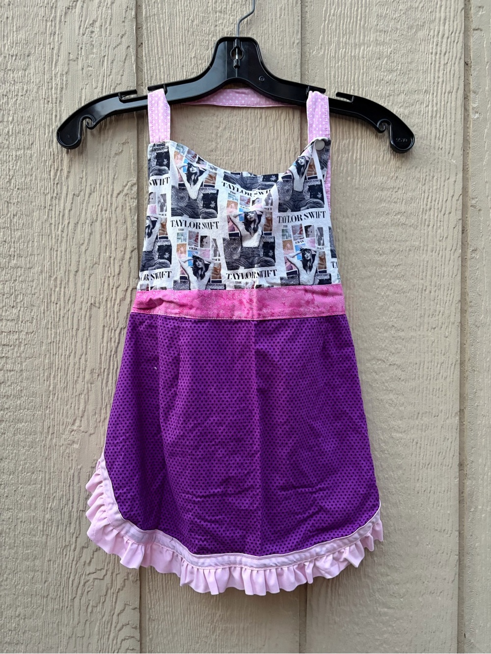 Taylor Swift Kids Apron - adjustable size (ages 4-10)
